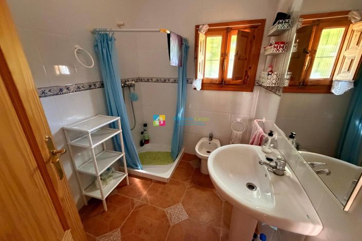 Image No.16-8 Bed Country House for sale