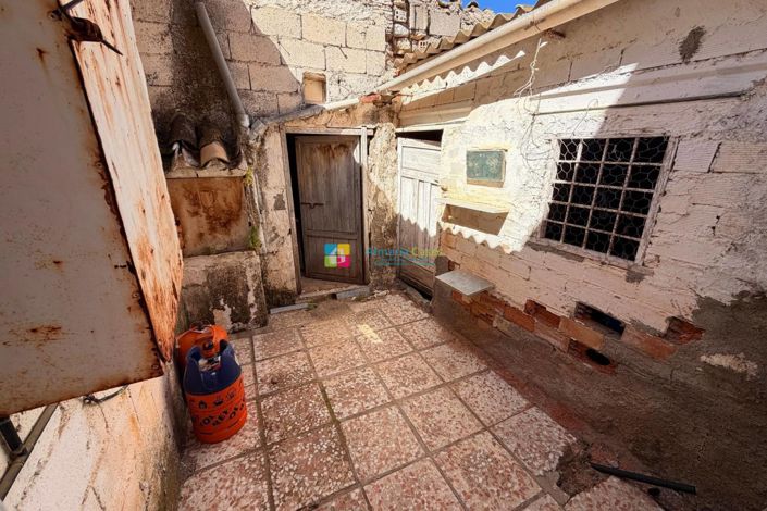 Image No.17-8 Bed Country House for sale