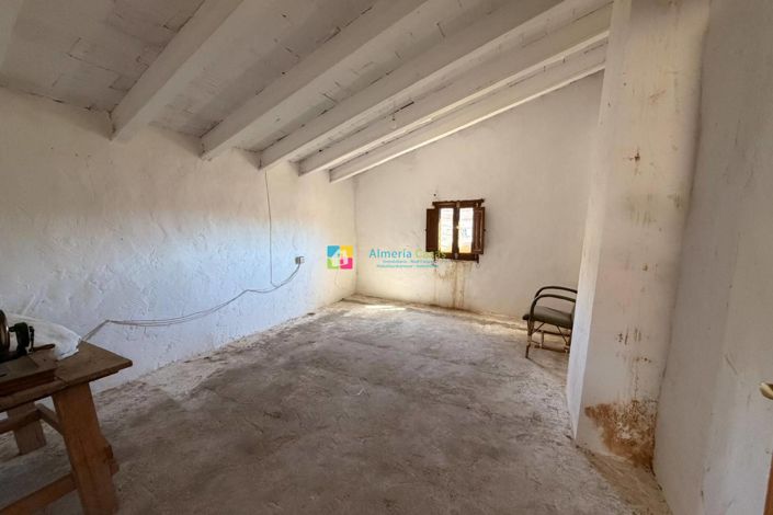 Image No.21-8 Bed Country House for sale