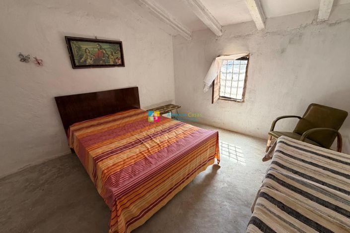 Image No.25-8 Bed Country House for sale