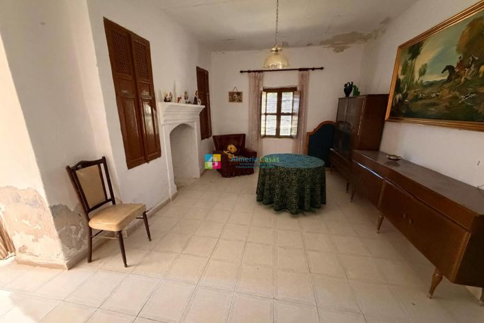 Image No.6-8 Bed Country House for sale