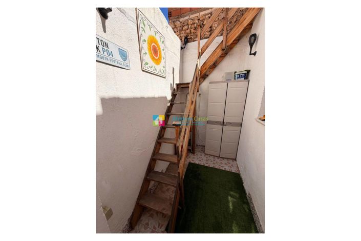 Image No.15-3 Bed Townhouse for sale