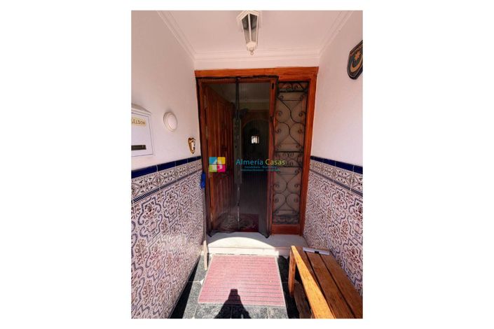 Image No.2-3 Bed Townhouse for sale