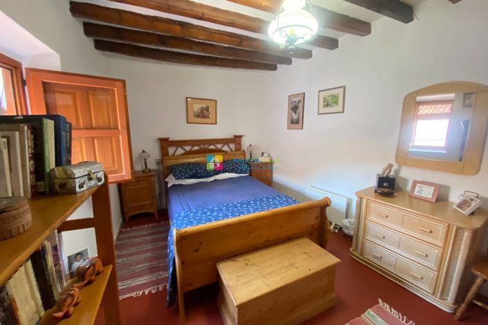 Image No.18-2 Bed Townhouse for sale