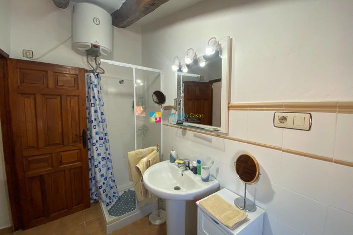 Image No.29-2 Bed Townhouse for sale