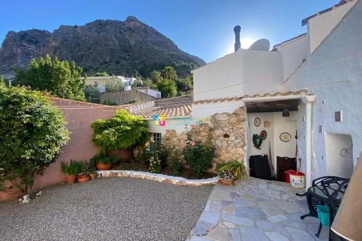 Image No.38-2 Bed Townhouse for sale