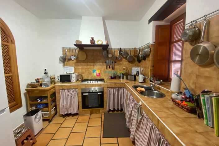 Image No.6-2 Bed Townhouse for sale