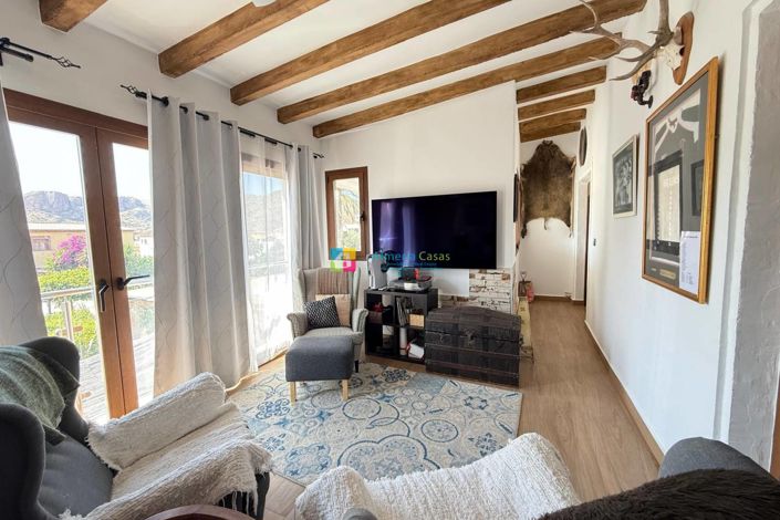 Image No.28-6 Bed Townhouse for sale