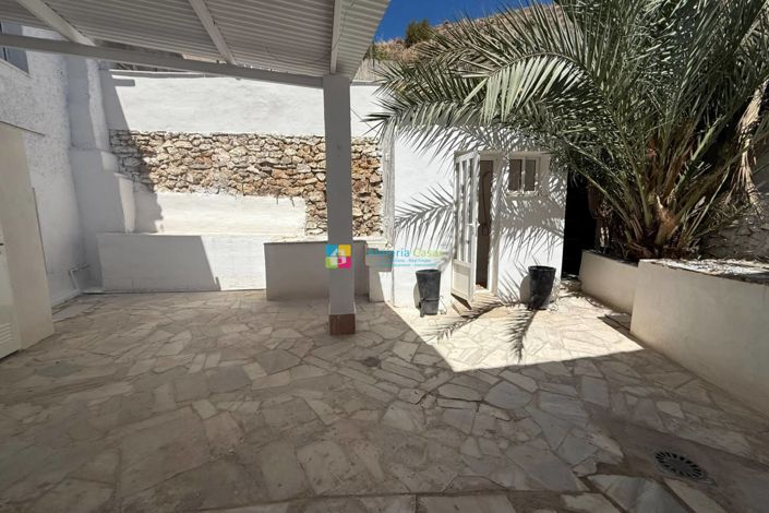 Image No.28-4 Bed Townhouse for sale