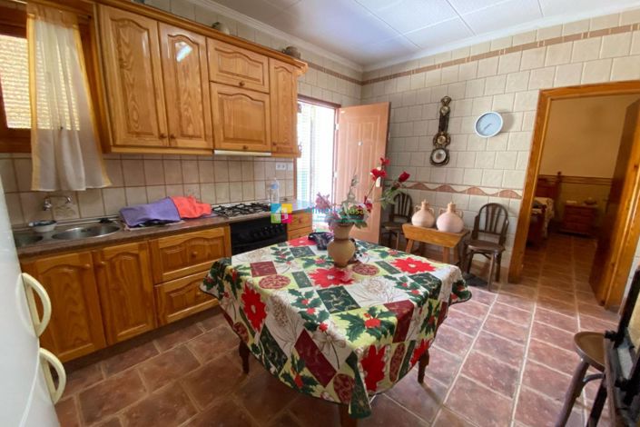 Image No.16-7 Bed Country House for sale