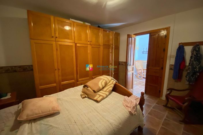Image No.6-7 Bed Country House for sale