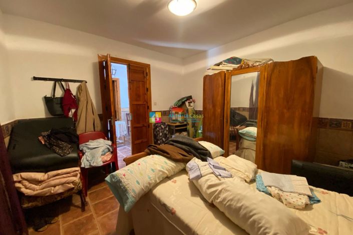 Image No.8-7 Bed Country House for sale