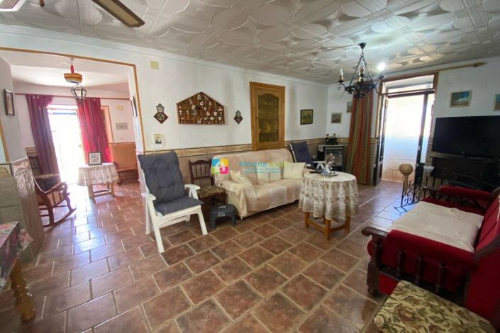 Image No.9-7 Bed Country House for sale