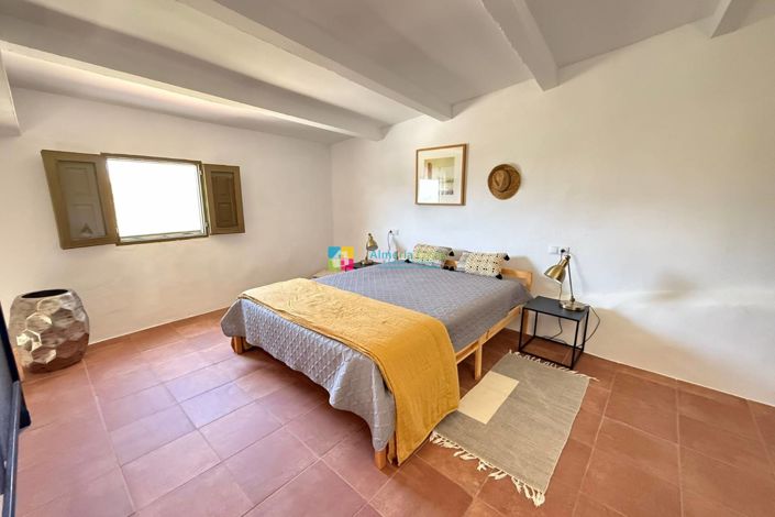 Image No.33-5 Bed Country House for sale