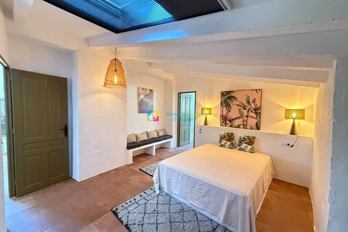Image No.48-5 Bed Country House for sale