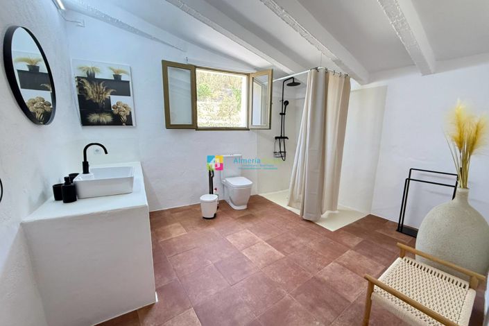 Image No.50-5 Bed Country House for sale