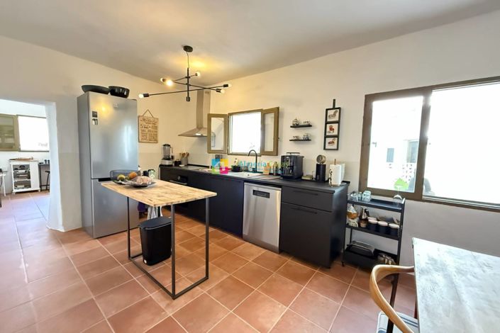 Image No.7-5 Bed Country House for sale