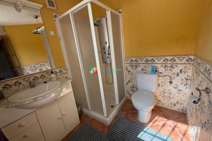 Image No.18-4 Bed Country House for sale