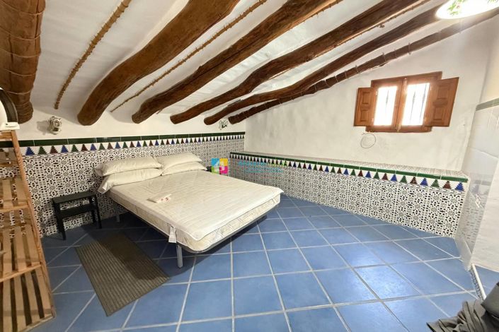 Image No.21-4 Bed Country House for sale