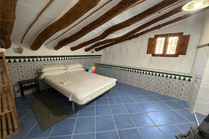 Image No.22-4 Bed Country House for sale