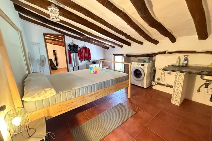 Image No.25-4 Bed Country House for sale