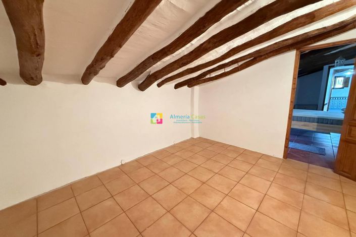 Image No.29-4 Bed Country House for sale