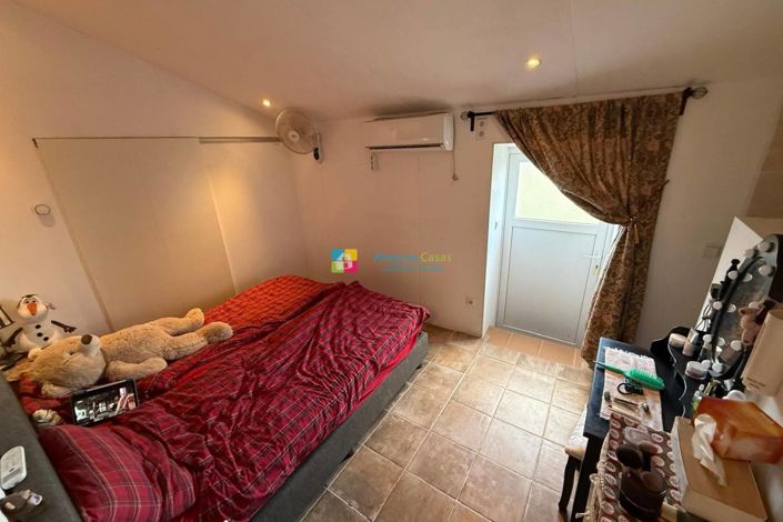 Image No.31-2 Bed Country House for sale