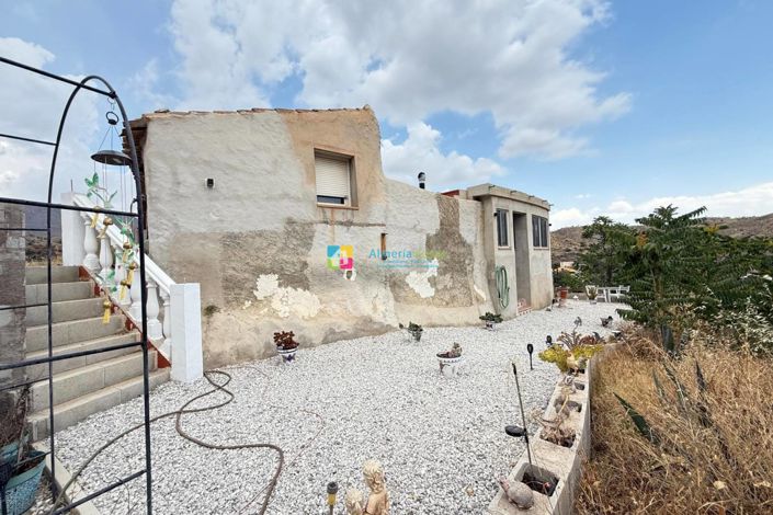 Image No.45-2 Bed Country House for sale