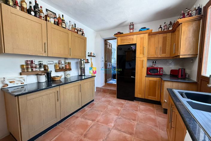 Image No.16-5 Bed Townhouse for sale