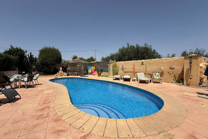 Image No.2-5 Bed Townhouse for sale