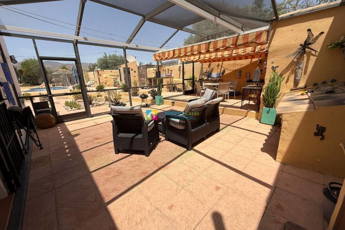 Image No.20-5 Bed Townhouse for sale