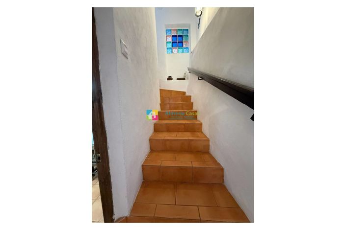 Image No.22-5 Bed Townhouse for sale