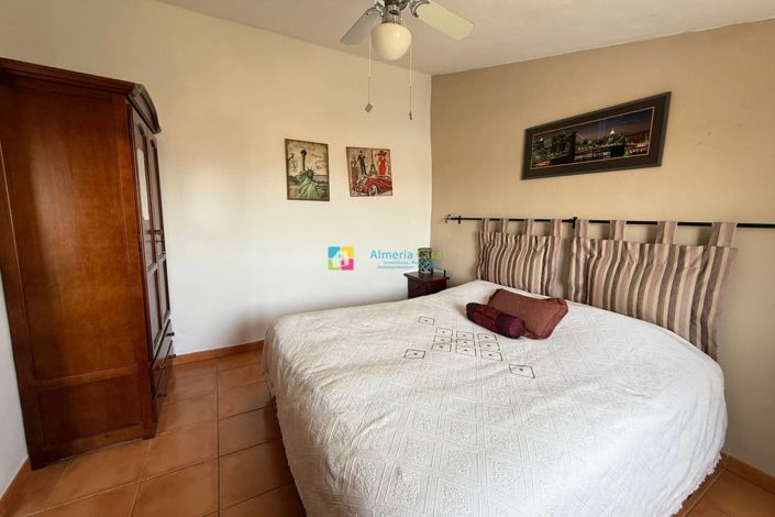 Image No.29-5 Bed Townhouse for sale