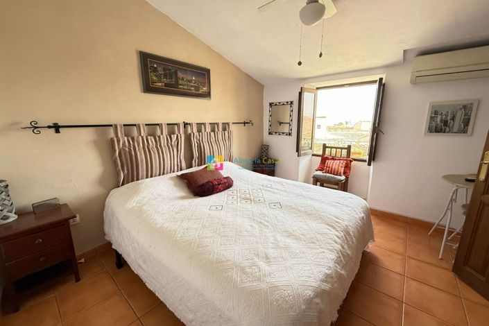 Image No.30-5 Bed Townhouse for sale