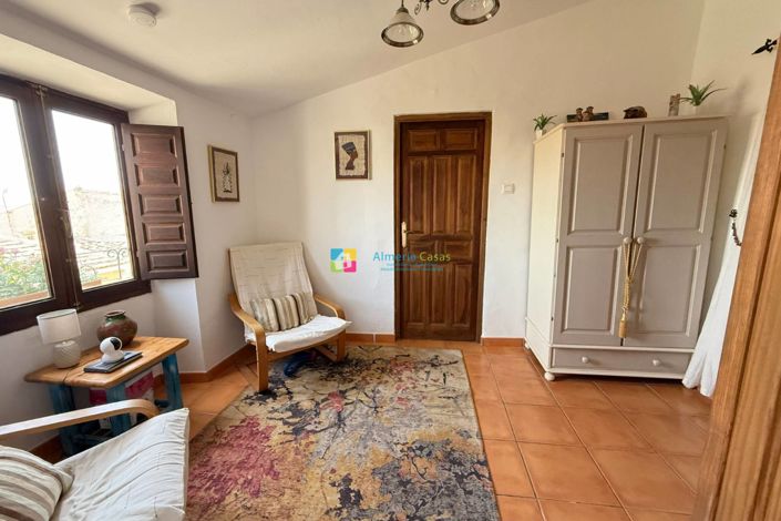 Image No.31-5 Bed Townhouse for sale