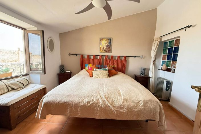 Image No.32-5 Bed Townhouse for sale