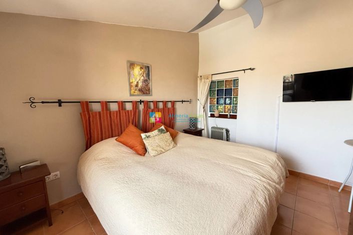 Image No.33-5 Bed Townhouse for sale