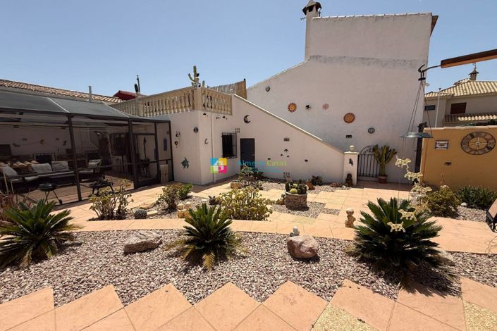 Image No.36-5 Bed Townhouse for sale