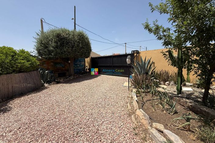 Image No.45-5 Bed Townhouse for sale