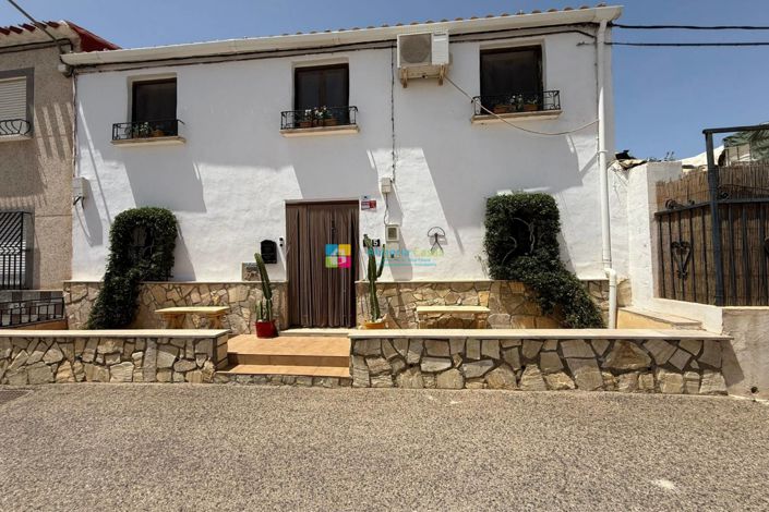 Image No.48-5 Bed Townhouse for sale