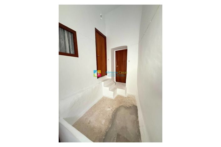Image No.17-3 Bed Country House for sale