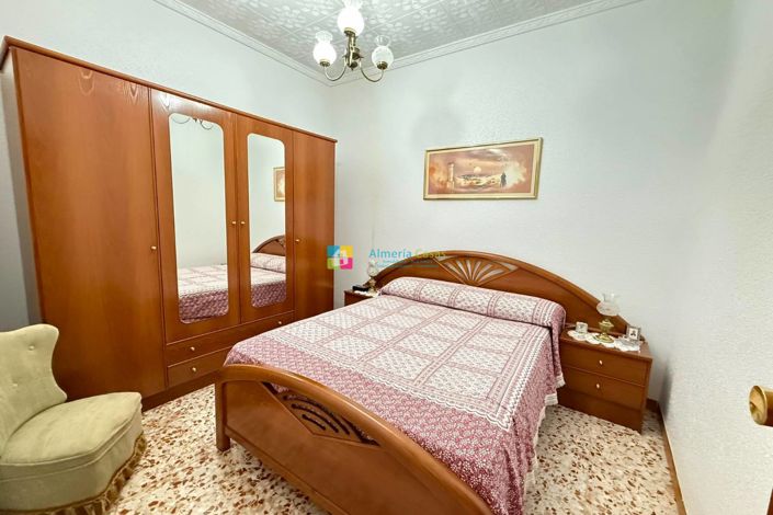 Image No.7-3 Bed Country House for sale
