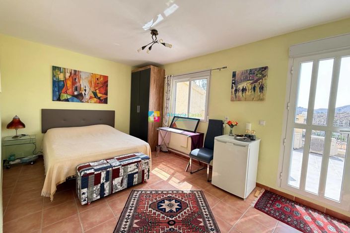 Image No.22-4 Bed Country House for sale