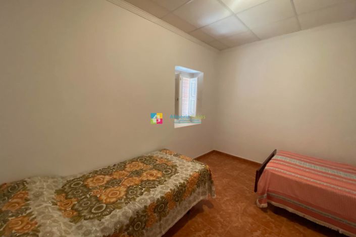 Image No.17-7 Bed Country House for sale