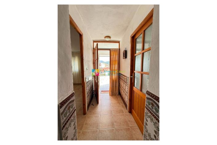 Image No.5-5 Bed Townhouse for sale