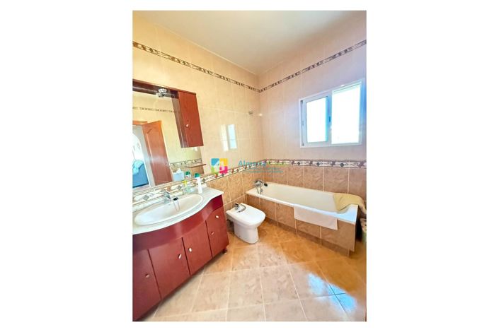 Image No.17-6 Bed Villa for sale