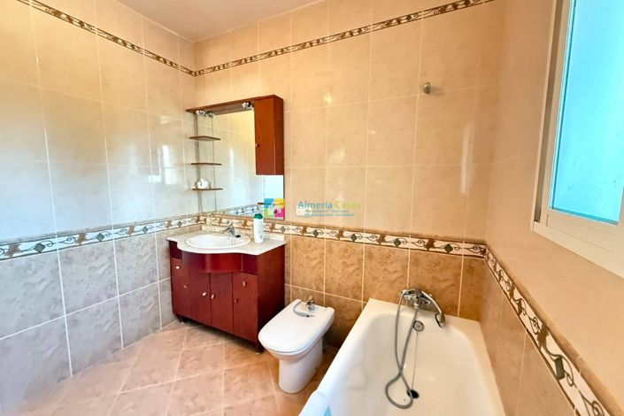 Image No.18-6 Bed Villa for sale