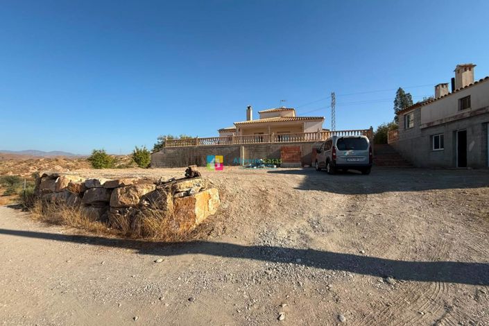 Image No.47-6 Bed Villa for sale