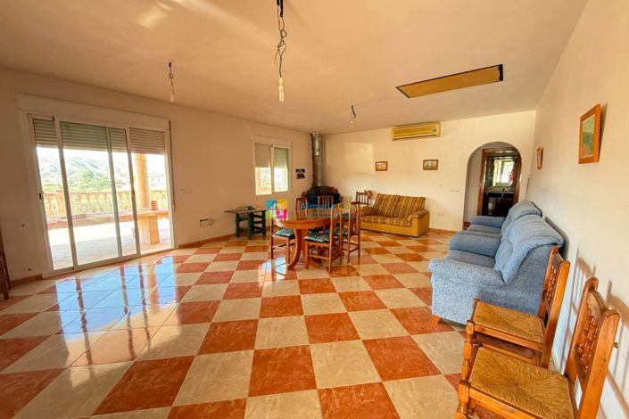 Image No.6-6 Bed Villa for sale