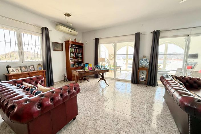 Image No.12-3 Bed Villa for sale
